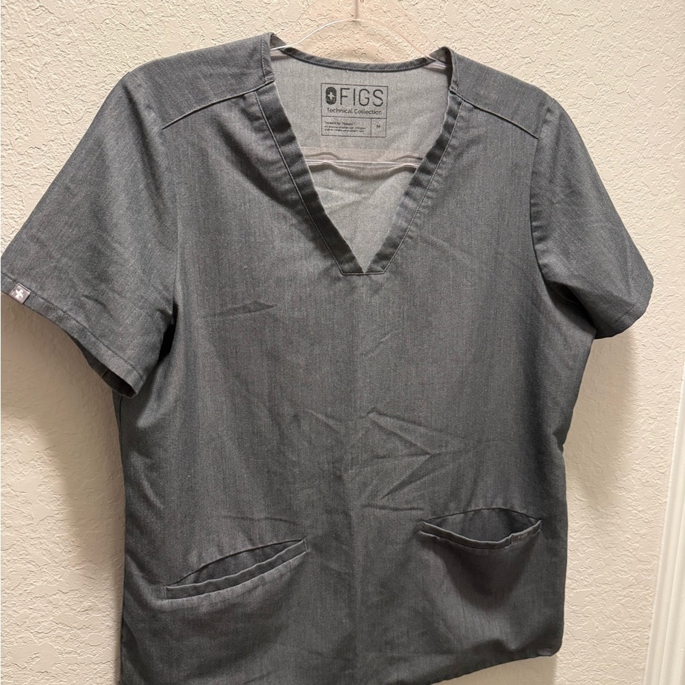 Figs Gray Scrub Short Sleeve Top Size M